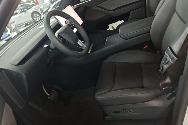 Used Tesla Model Y 2026 Rear-Drive Model Left Front Seat