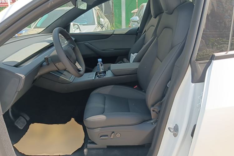 Used Tesla Model Y 2026 Rear-Drive Model Left Front Seat