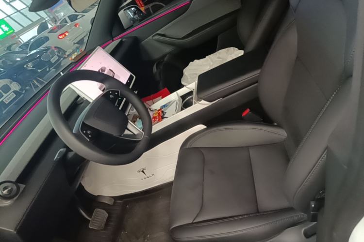 Used Tesla Model Y 2026 Model Long-Range Rear-Wheel-Drive Version Left Front Seat