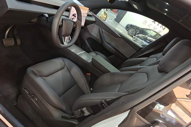 Used Tesla Model Y 2026 Rear-Drive Model Left Front Seat