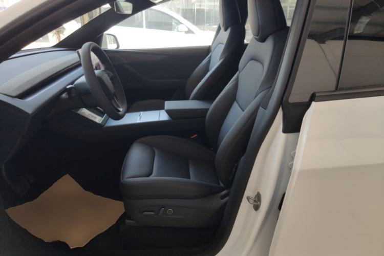 Used Tesla Model Y 2026 Long-Range All-Wheel-Drive Model Left Front Seat
