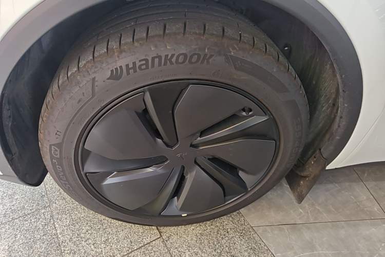 Used Tesla Model Y 2026 Model Long-Range Rear-Wheel-Drive Version Left Front Wheel Hub