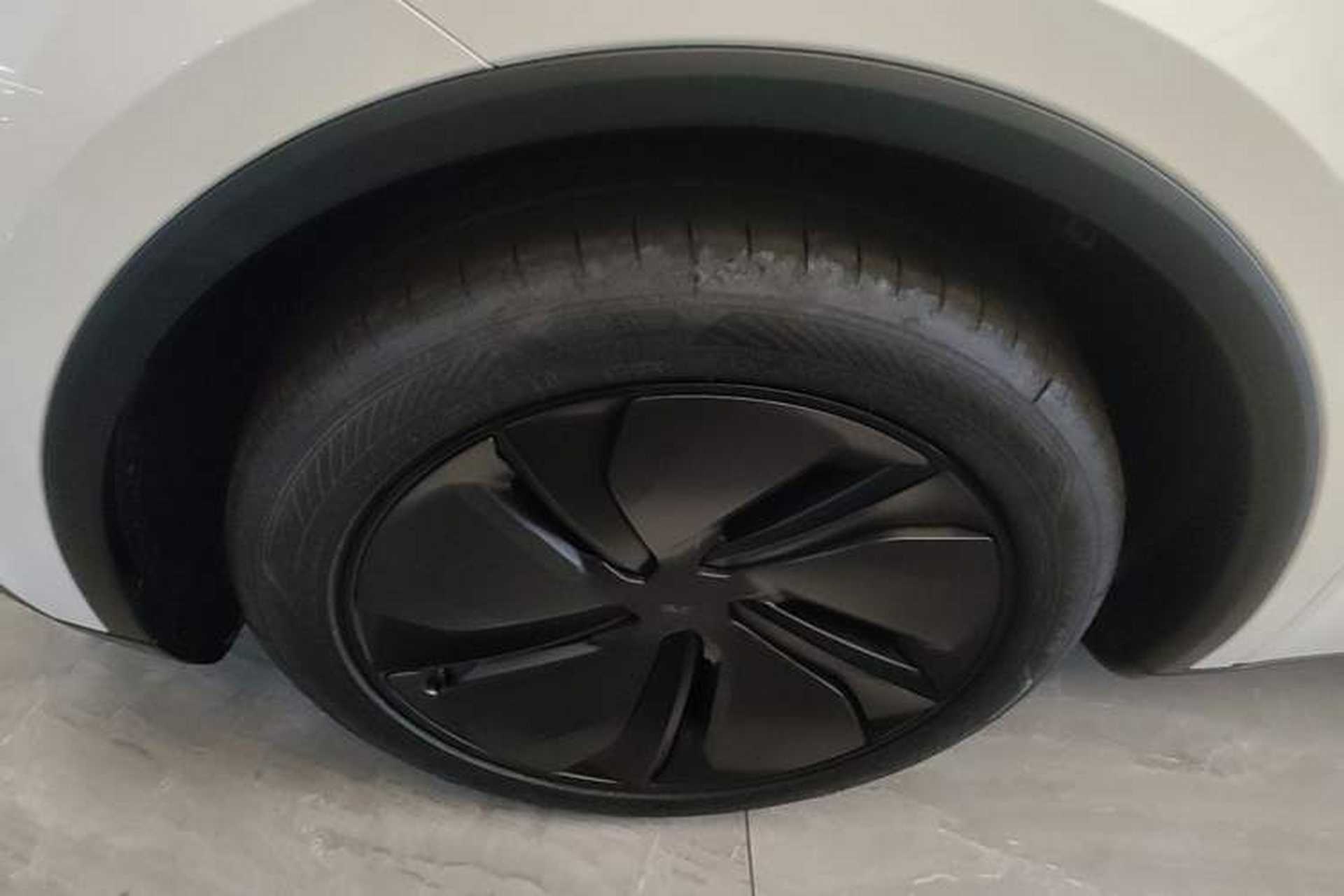 Used Tesla Model Y 2026 Rear-Drive Model Left Front Wheel Hub
