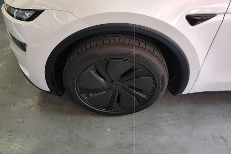 Used Tesla Model Y 2026 Facelifted Long-Range Rear-Drive Model Left Front Wheel Hub