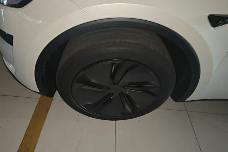 Used Tesla Model Y 2026 Rear-Drive Model Left Front Wheel Hub