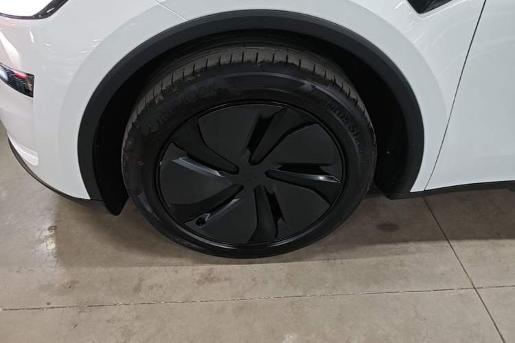 Used Tesla Model Y 2026 Model Long-Range Rear-Wheel-Drive Version Left Front Wheel Hub