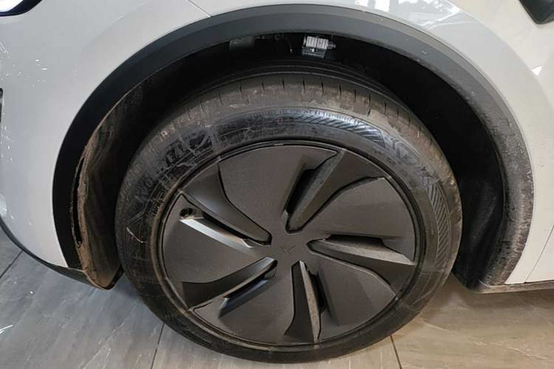 Used Tesla Model Y 2026 Rear-Drive Model Left Front Wheel Hub