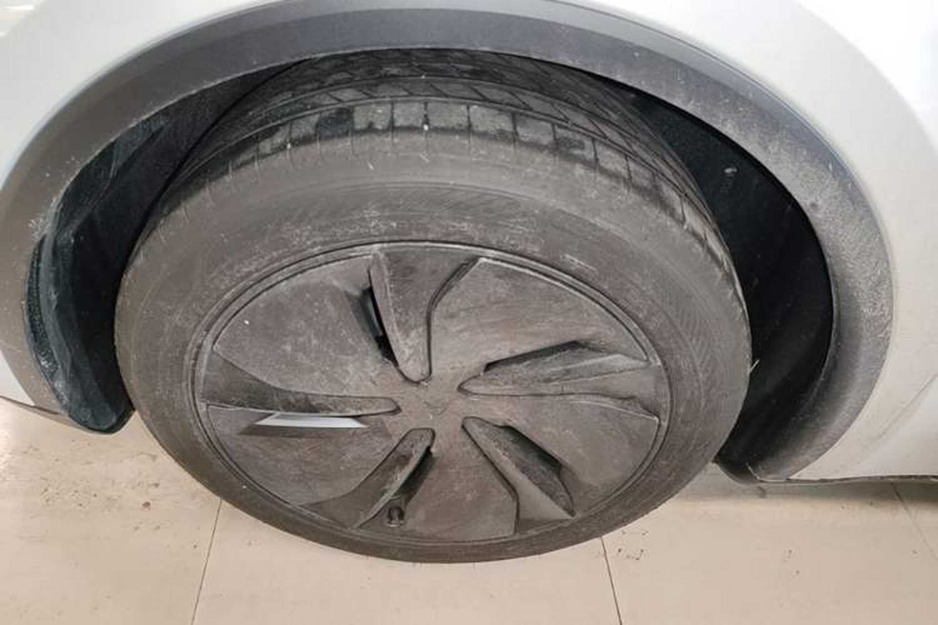 Used Tesla Model Y 2026 Rear-Drive Model Left Front Wheel Hub