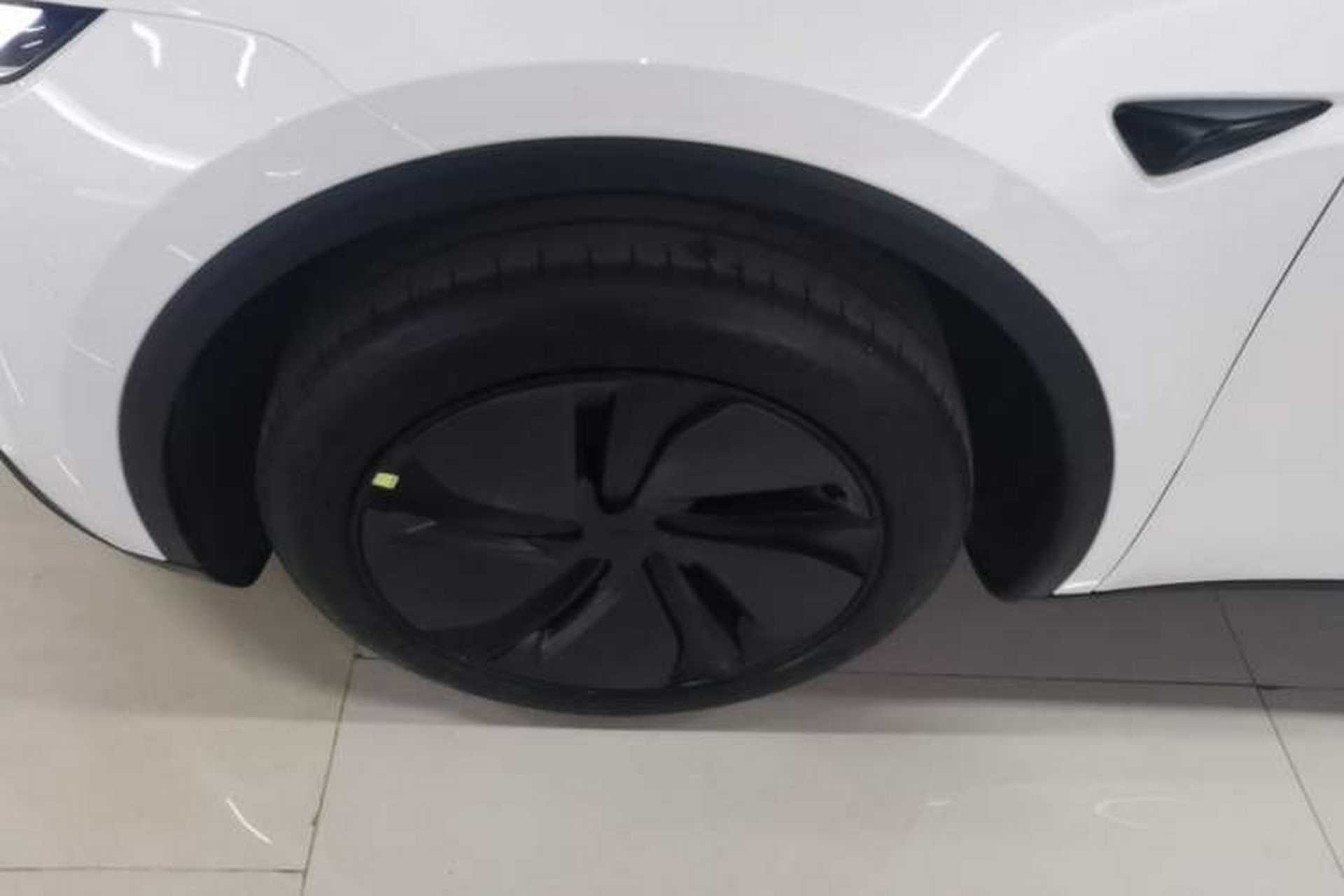 Used Tesla Model Y 2026 Rear-Drive Model Left Front Wheel Hub