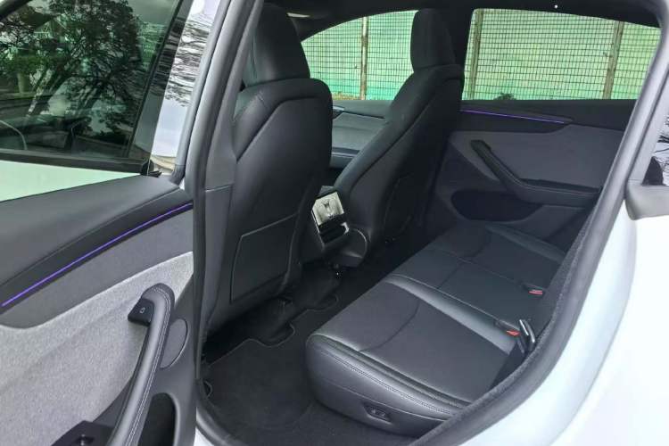Used Tesla Model Y 2026 Rear-Drive Model Left Rear Seat