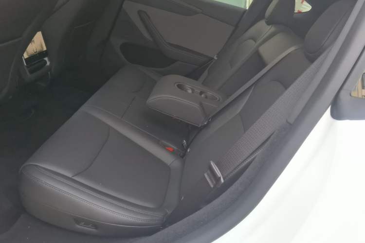 Used Tesla Model Y 2026 Rear-Drive Model Left Rear Seat