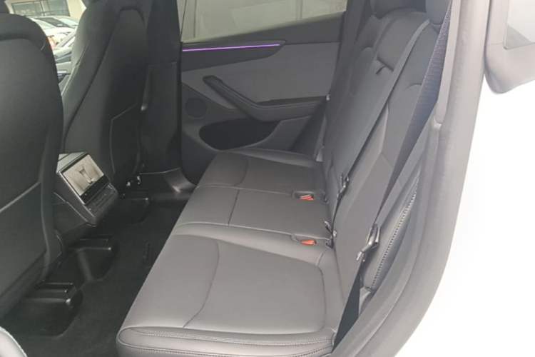 Used Tesla Model Y 2026 Facelifted Long-Range Rear-Drive Model Left Rear Seat