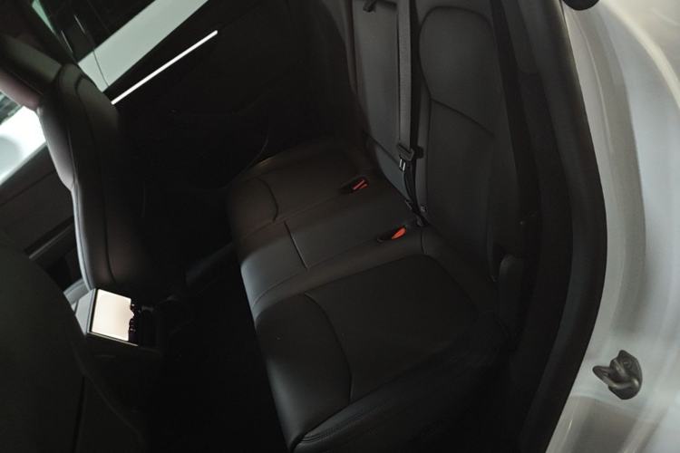 Used Tesla Model Y 2026 Rear-Drive Model Left Rear Seat