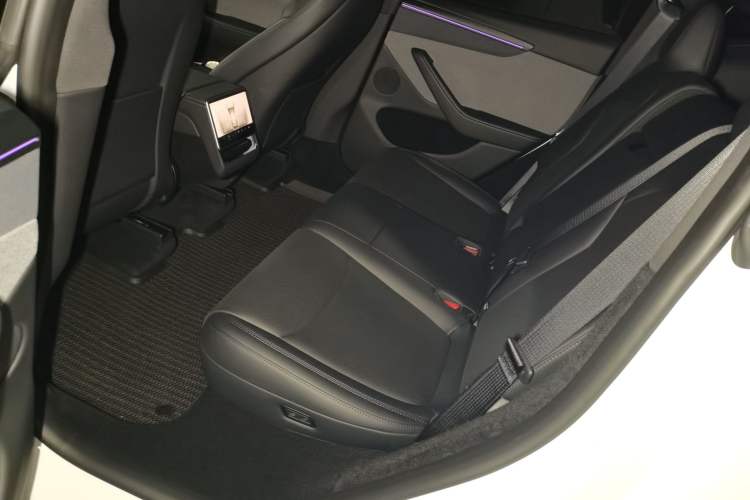 Used Tesla Model Y 2026 Model Long-Range Rear-Wheel-Drive Version Left Rear Seat
