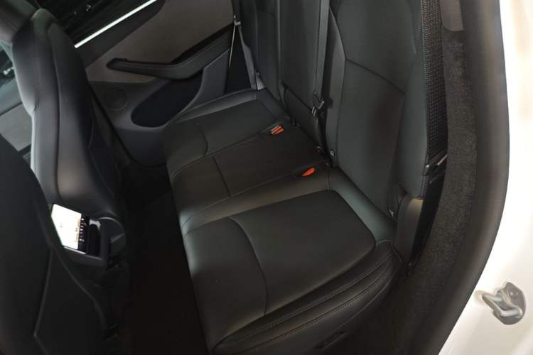 Used Tesla Model Y 2026 Rear-Drive Model Left Rear Seat