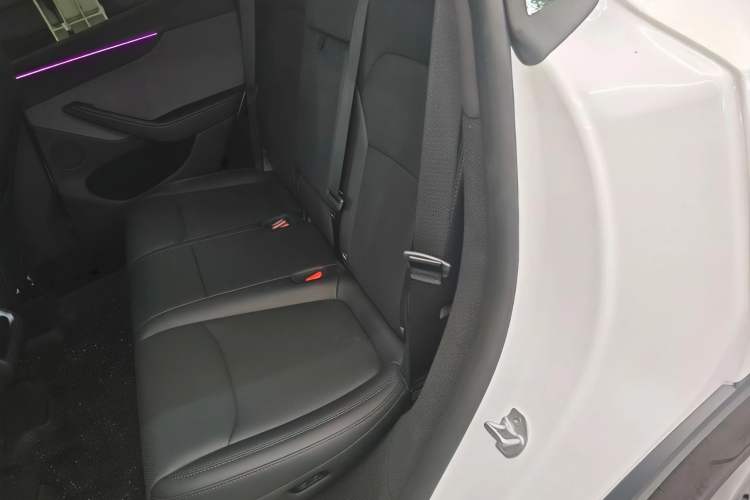 Used Tesla Model Y 2026 Model Long-Range Rear-Wheel-Drive Version Left Rear Seat