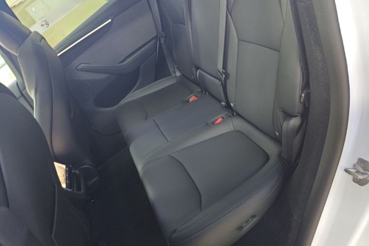 Used Tesla Model Y 2026 Rear-Drive Model Left Rear Seat