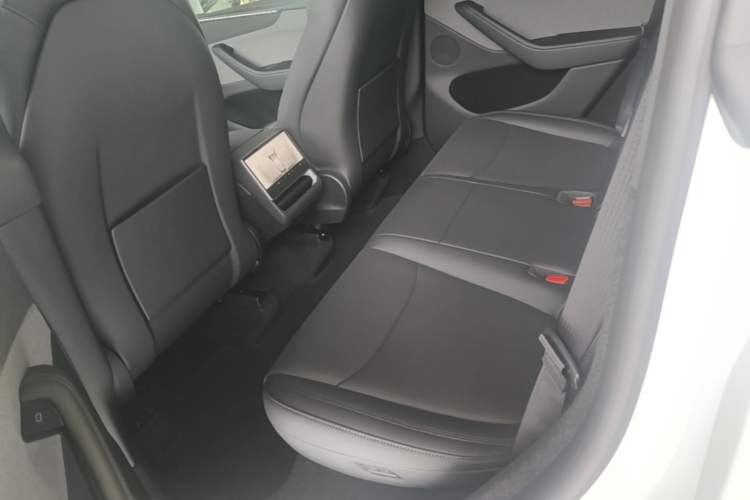 Used Tesla Model Y 2026 Rear-Drive Model Left Rear Seat