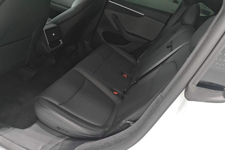 Used Tesla Model Y 2026 Rear-Drive Model Left Rear Seat