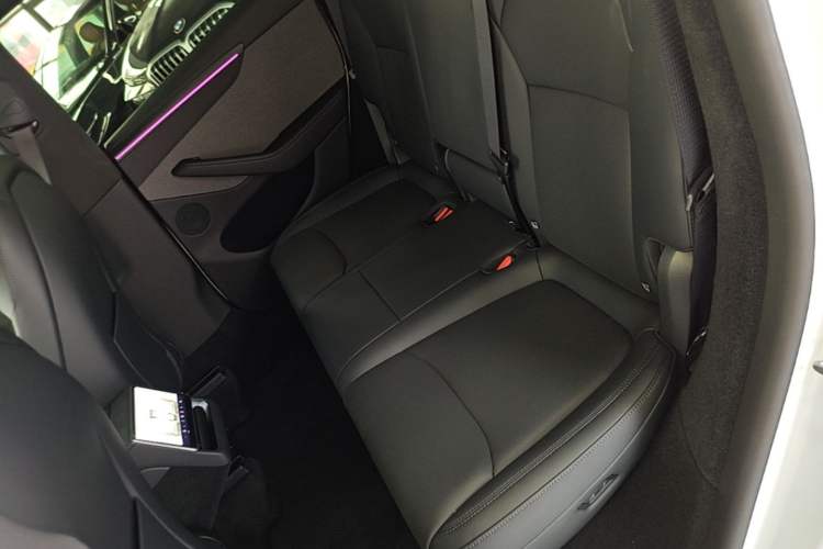 Used Tesla Model Y 2026 Rear-Drive Model Left Rear Seat
