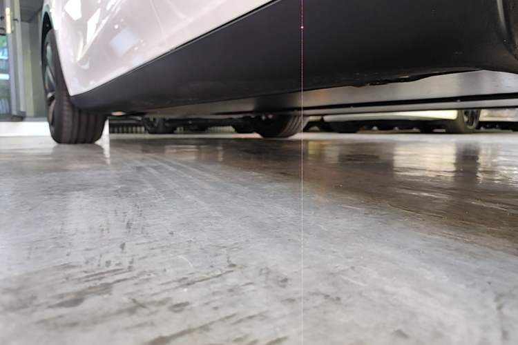 Used Tesla Model Y 2026 Facelifted Long-Range Rear-Drive Model Left Side Sill