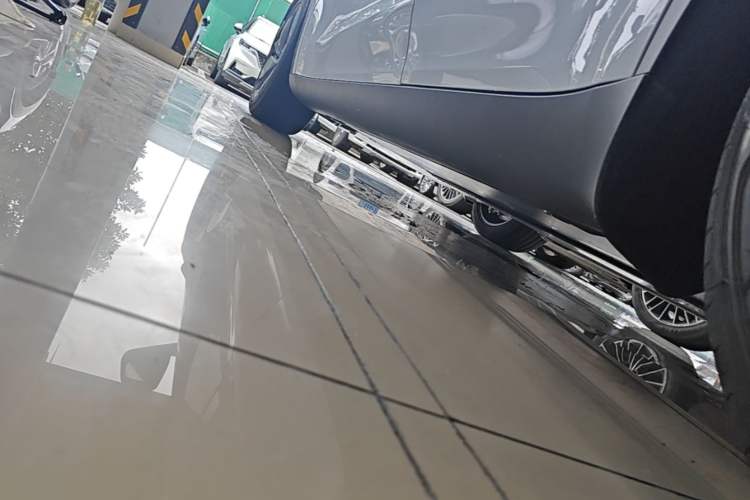 Used Tesla Model Y 2026 Rear-Drive Model Left Side Sill