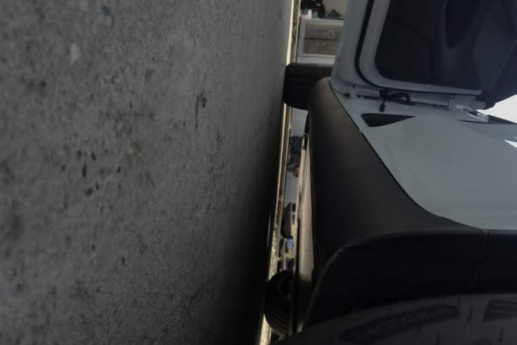 Used Tesla Model Y 2026 Rear-Drive Model Left Side Sill