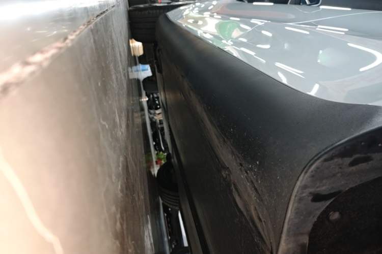 Used Tesla Model Y 2026 Model Long-Range Rear-Wheel-Drive Version Left Side Sill