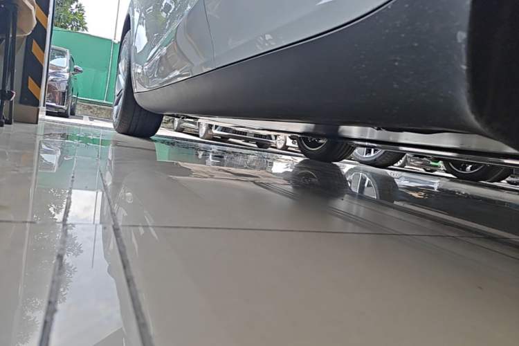 Used Tesla Model Y 2026 Rear-Drive Model Left Side Sill