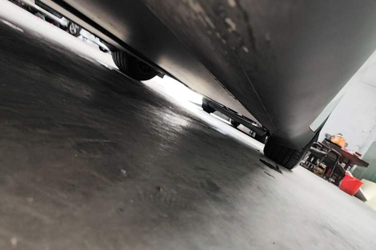 Used Tesla Model Y 2026 Long-Range All-Wheel-Drive Model Left Side Sill