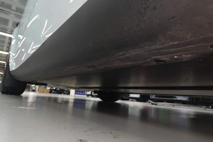 Used Tesla Model Y 2026 Rear-Drive Model Left Side Sill