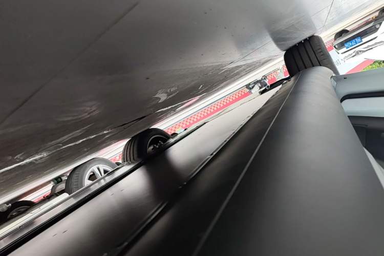 Used Tesla Model Y 2026 Rear-Drive Model Left Side Sill