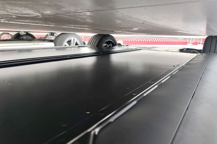 Used Tesla Model Y 2026 Rear-Drive Model Left Side Sill
