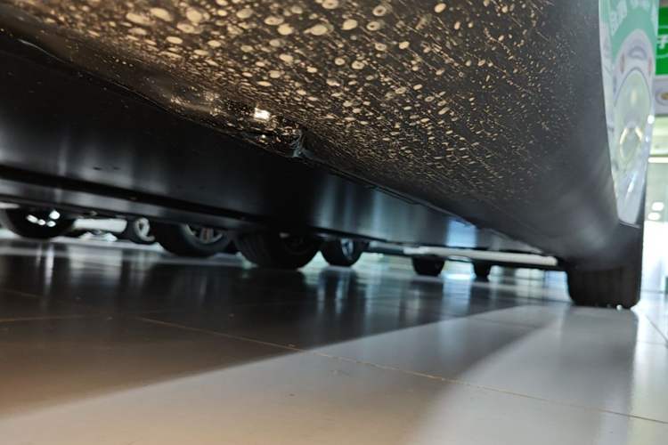 Used Tesla Model Y 2026 Rear-Drive Model Left Side Sill