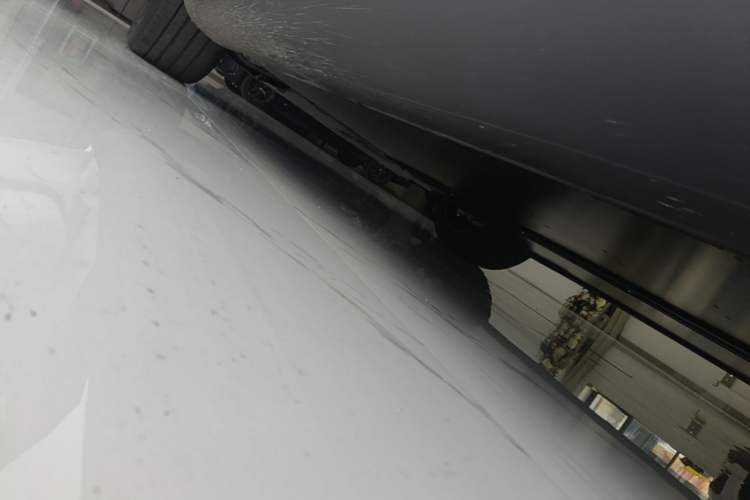 Used Tesla Model Y 2026 Rear-Drive Model Left Side Sill