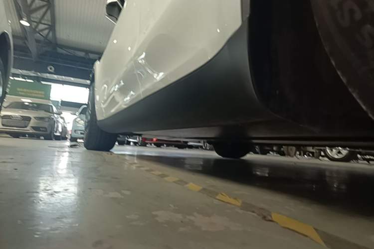 Used Tesla Model Y 2026 Model Long-Range Rear-Wheel-Drive Version Left Side Sill