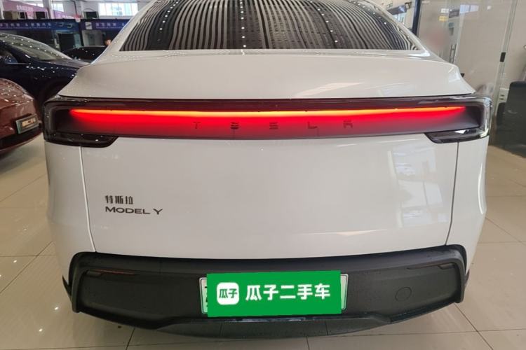 Used Tesla Model Y 2026 Rear-Drive Model Rear