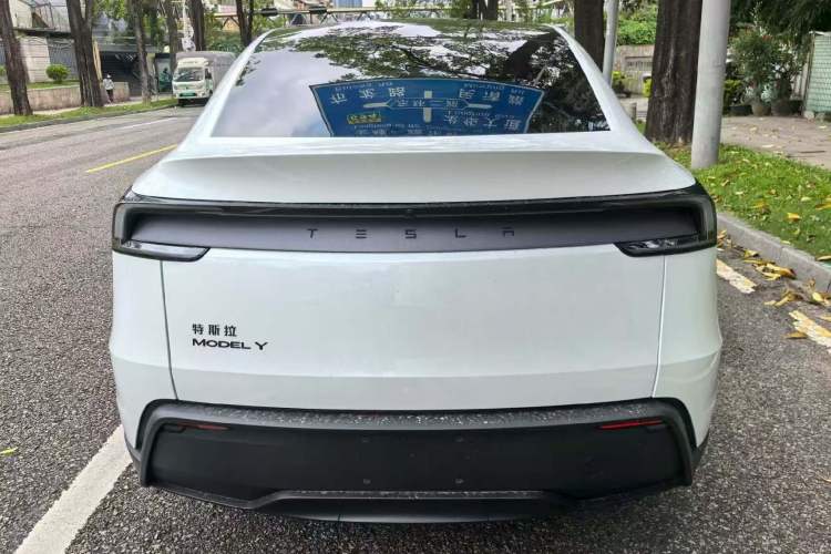 Used Tesla Model Y 2026 Rear-Drive Model Rear