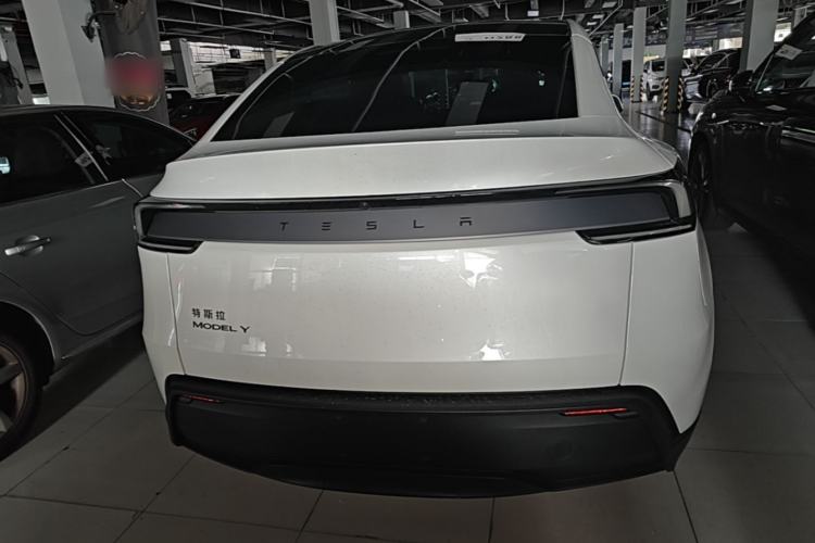 Used Tesla Model Y 2026 Rear-Drive Model Rear