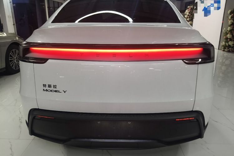 Used Tesla Model Y 2026 Rear-Drive Model Rear