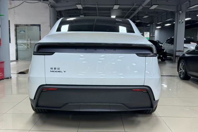 Used Tesla Model Y 2026 Rear-Drive Model Rear