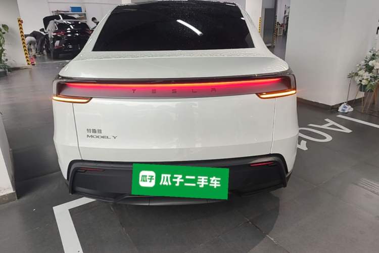 Used Tesla Model Y 2026 Rear-Drive Model Rear