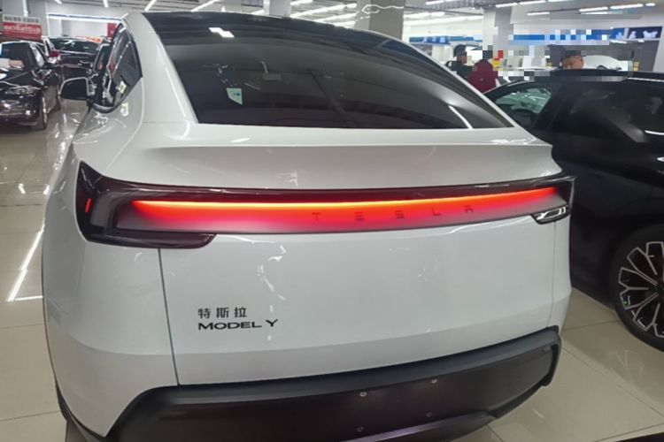 Used Tesla Model Y 2026 Rear-Drive Model Rear