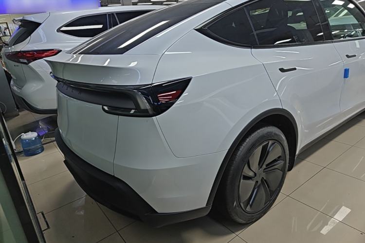 Used Tesla Model Y 2026 Rear-Drive Model Rear