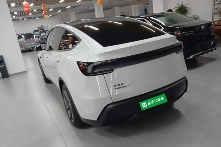 Used Tesla Model Y 2026 Rear-Drive Model Rear Left 45 Deg
