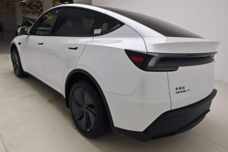 Used Tesla Model Y 2026 Rear-Drive Model Rear Left 45 Deg