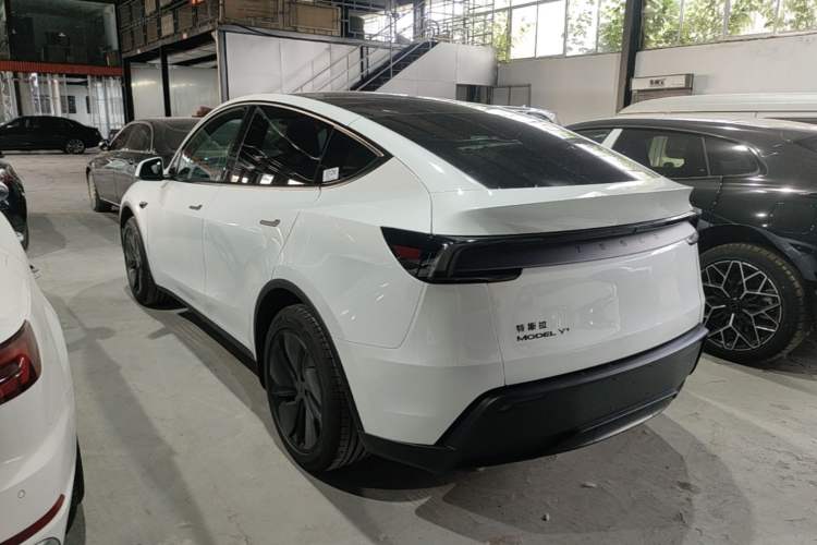 Used Tesla Model Y 2026 Facelifted Long-Range Rear-Drive Model Rear Left 45 Deg