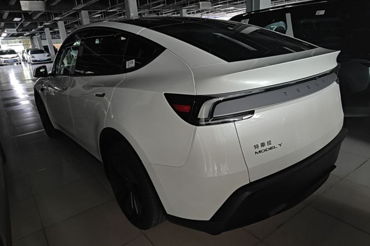 Used Tesla Model Y 2026 Rear-Drive Model Rear Left 45 Deg