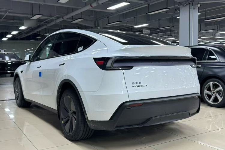 Used Tesla Model Y 2026 Rear-Drive Model Rear Left 45 Deg