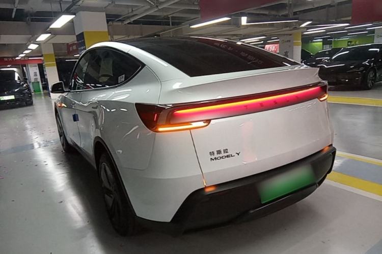 Used Tesla Model Y 2026 Rear-Drive Model Rear Left 45 Deg